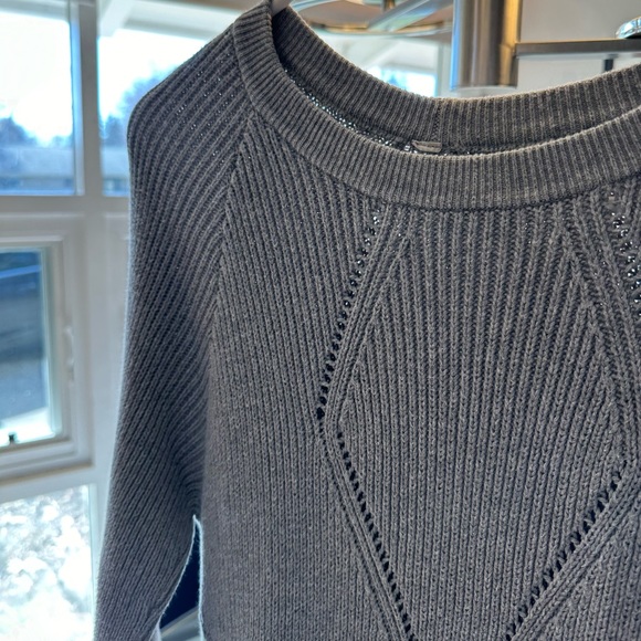 LULULEMON SWEATER - Picture 4 of 7
